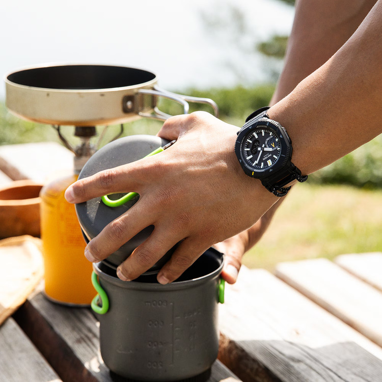 ساعت کاسیو PRO TREK PRJ-B001 با طراحی حرفهای Outdoor، شارژ خورشیدی Tough Solar، اتصال Bluetooth و مقاومت 100 متری؛ انتخابی مناسب برای طبیعتگردی، کوهنوردی و استفاده روزمره.