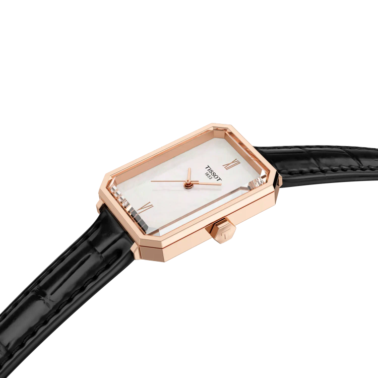 نمای نزدیک ساعت Tissot SRV 30mm با صفحه کلاسیک